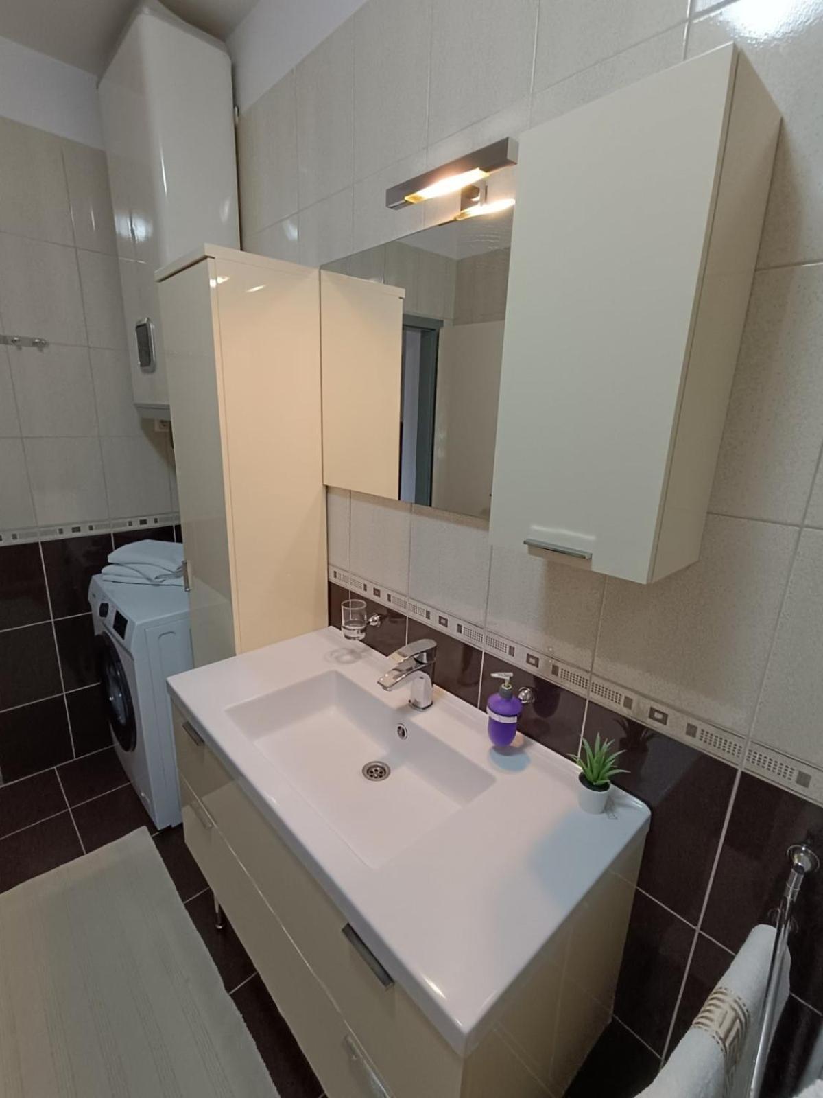 Apartments Frano I Franka By The Sea 오레비츠 객실 사진